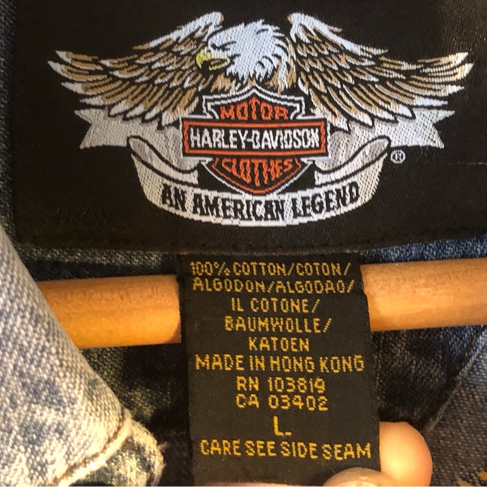 HARLEY DAVIDSON Denim shirt Men’s L Beautiful embroidery on back Well made! - Picture 5 of 5